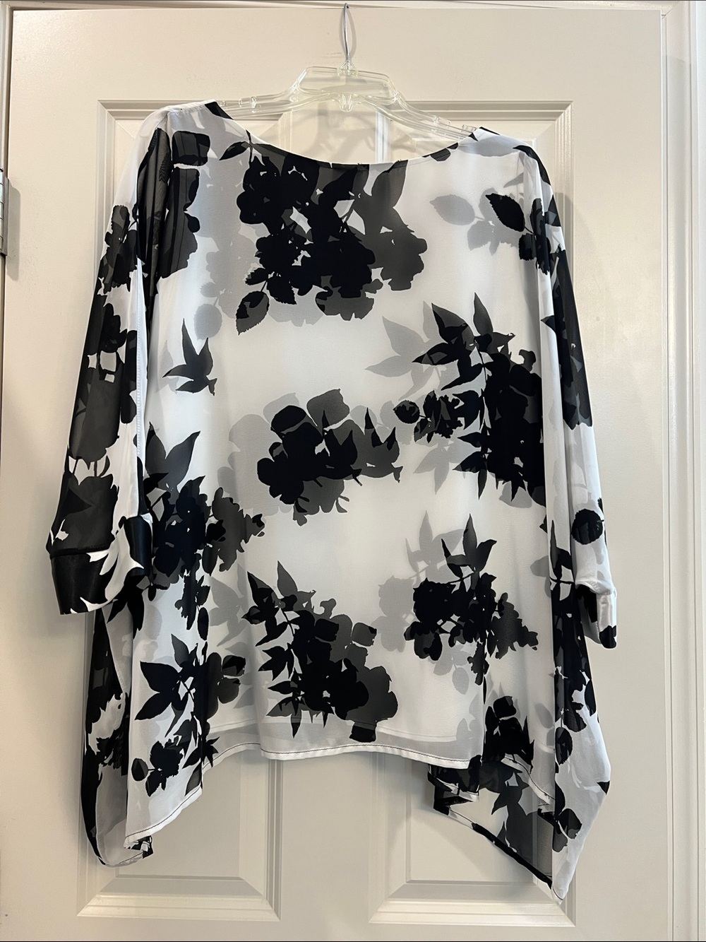Frank Lyman Design Black & White Floral Sheer Blouse - Picture 6 of 6